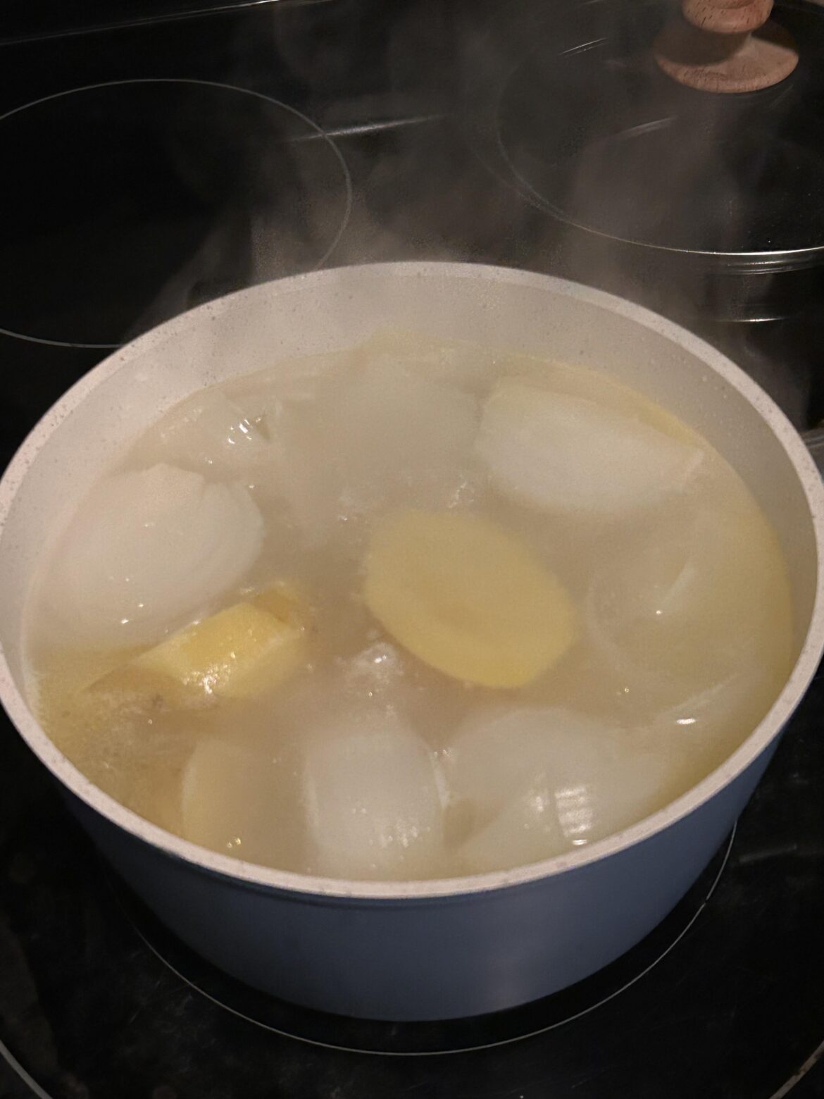 Potato and onion soup