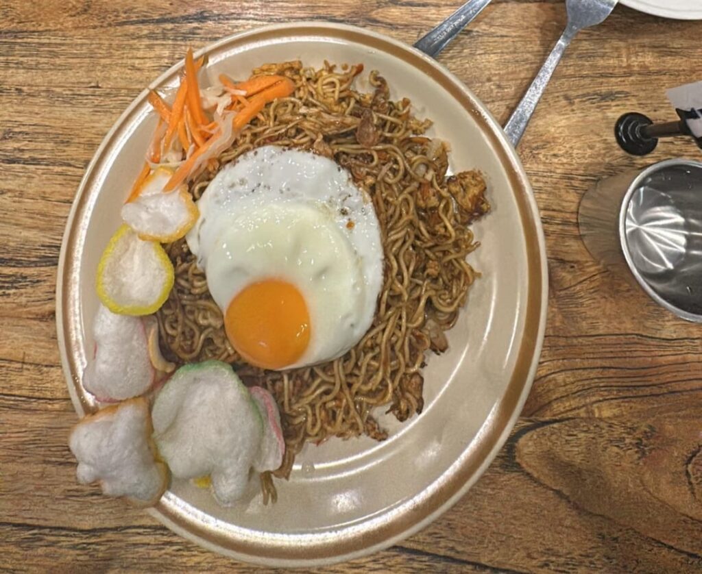 Pls help me with counting how many cal this is? Indonesian traditional noodles