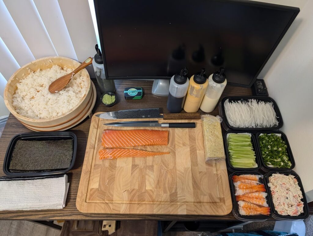 Happy turkey (and sushi) day! 🍣 🦃