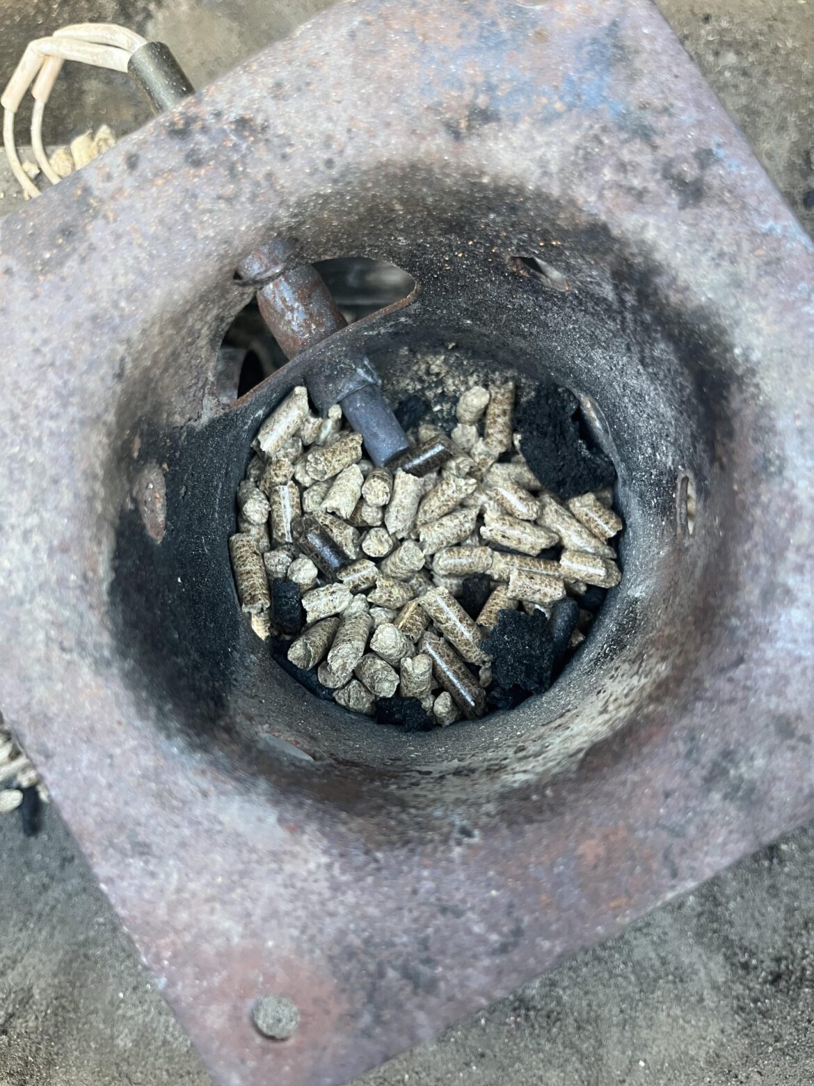 Only some pellets igniting?