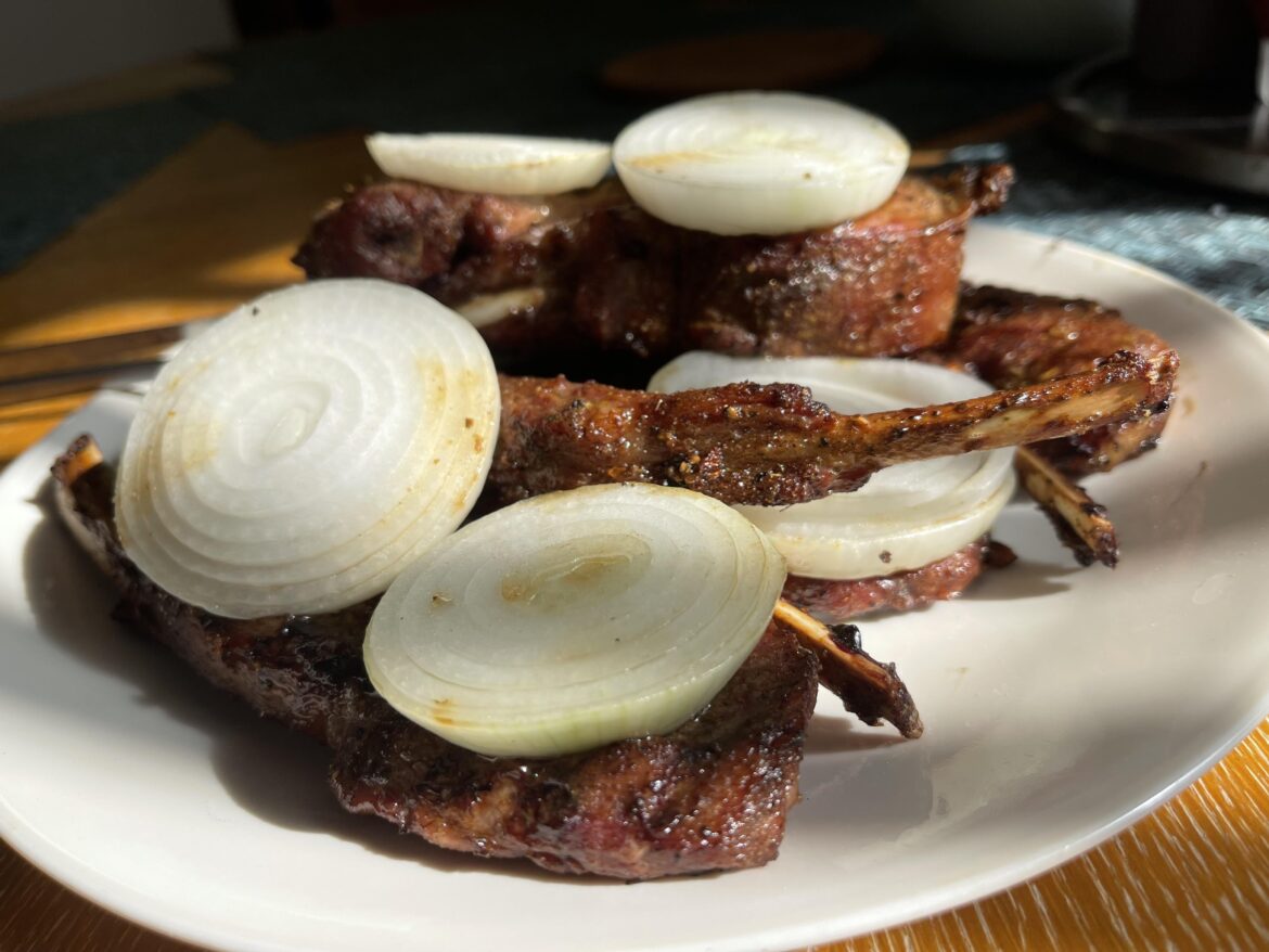 Onion and lamb lollipops