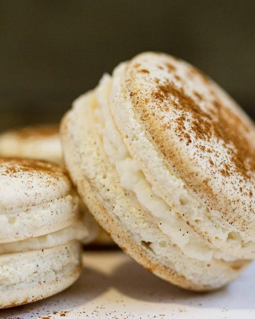 How many macarons for a fam of 6?