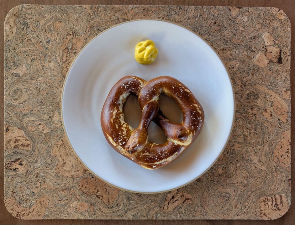 I made some sourdough pretzels
