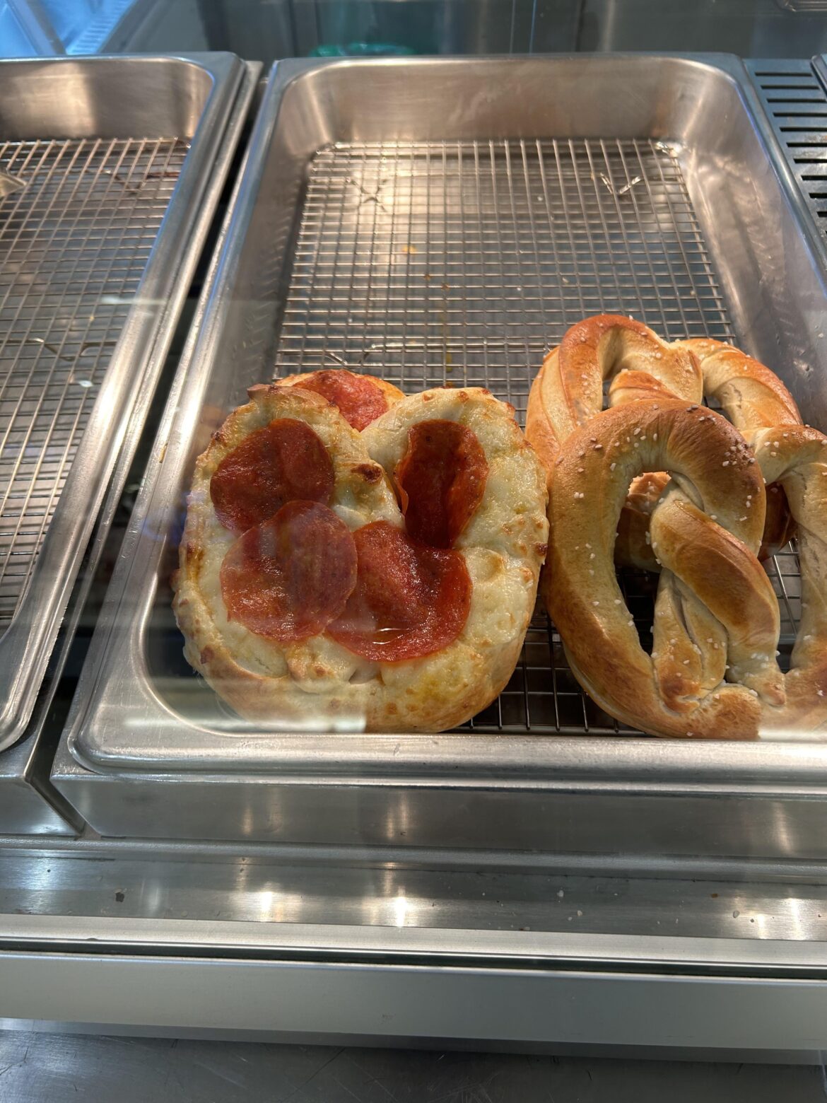 At the juice express in the Woodland Hills mall 😆