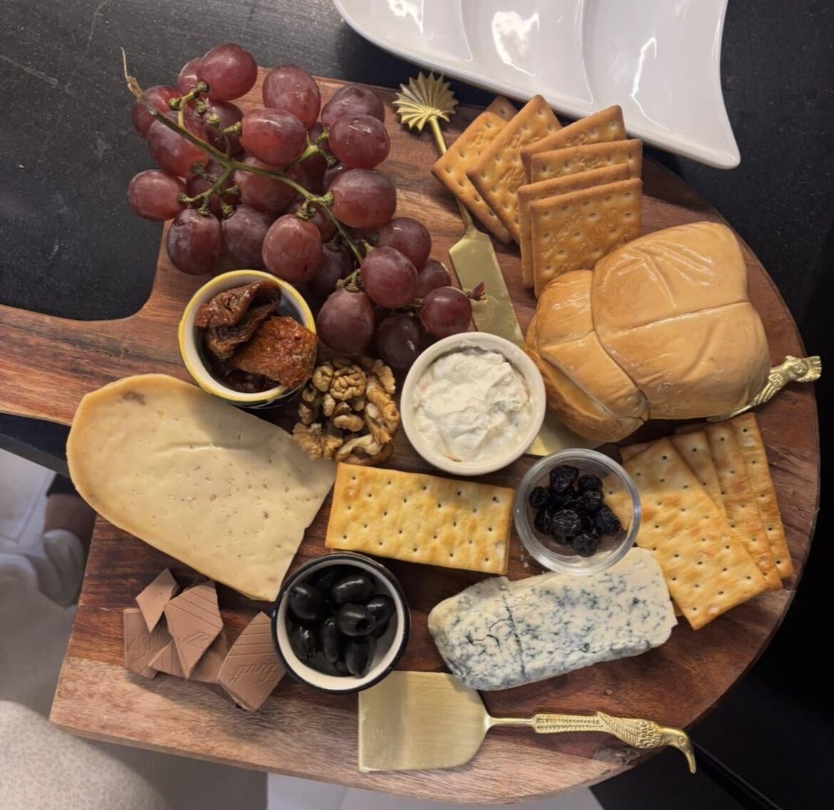 I was only just introduced to this sub and had to post my most recent platter!