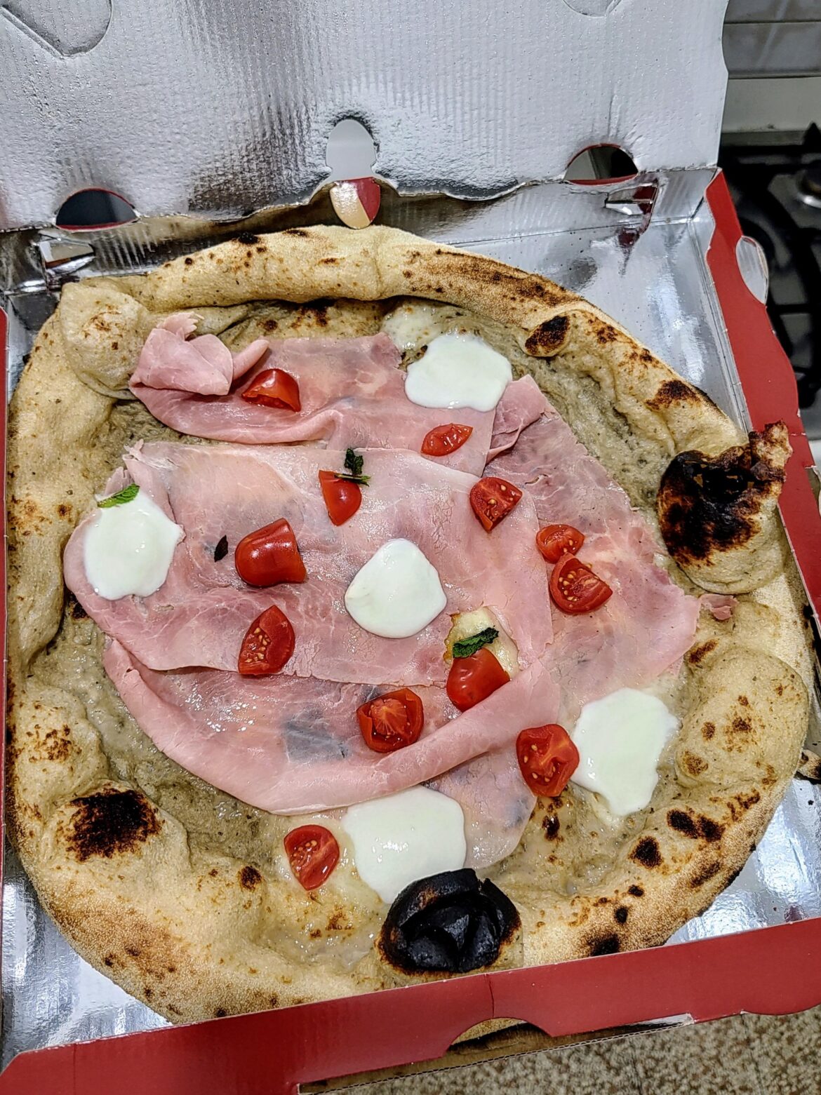 They paid 16 euros for this pizza