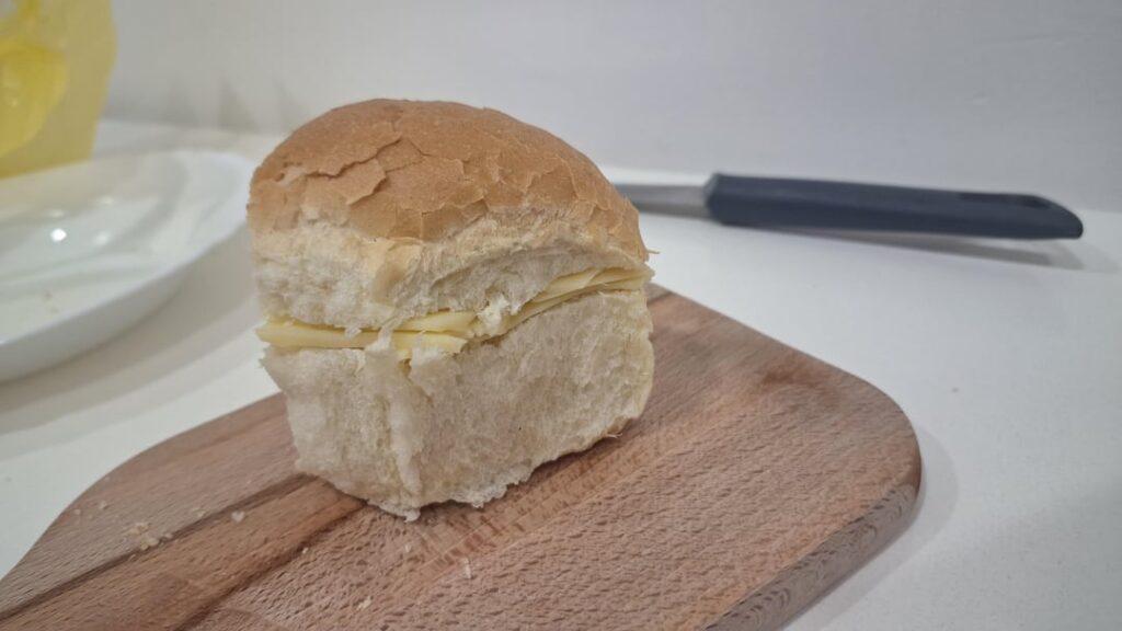 How many calories in this cheese sandwich