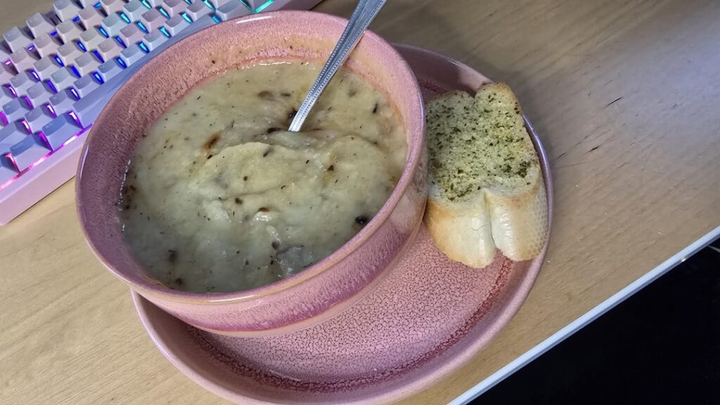 Potato leek soup with garlic bread