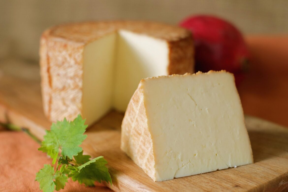 Day 1537 of posting images of cheese until I run out of cheese types: Caldera España