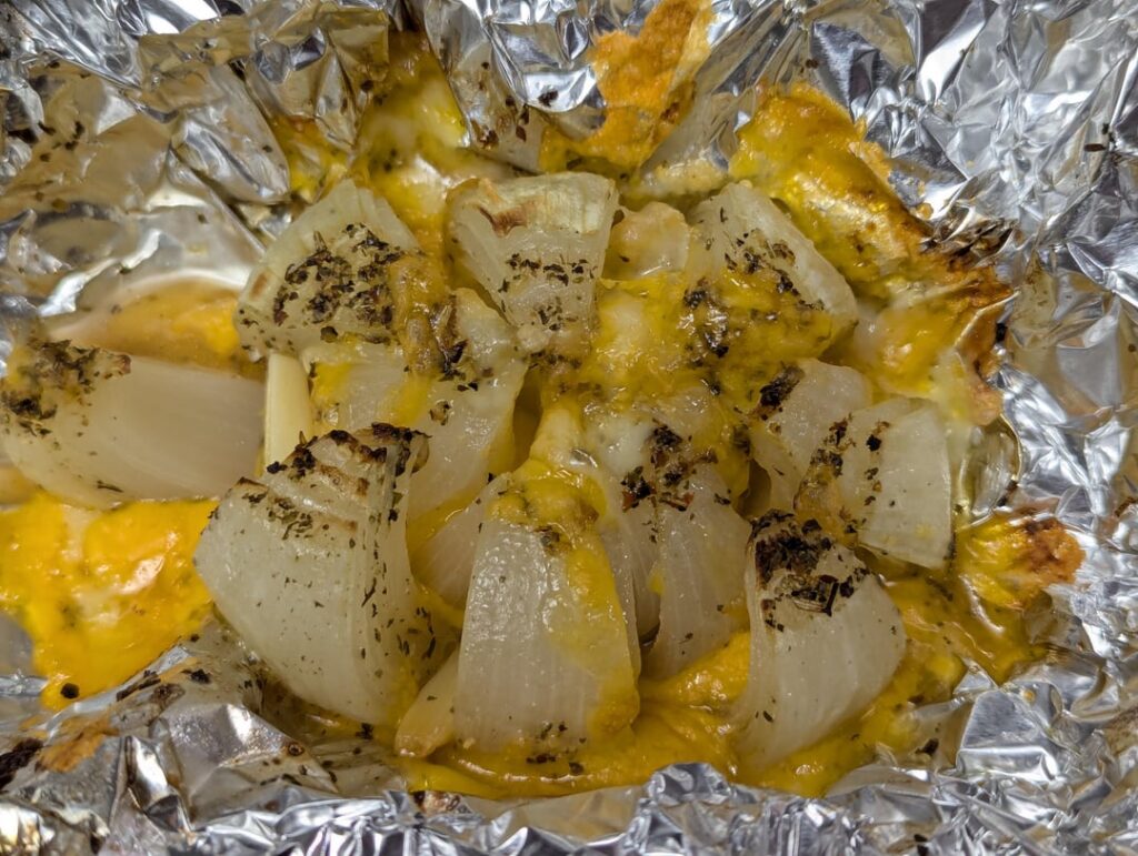 Baked onion with garlic and cheese 🤤