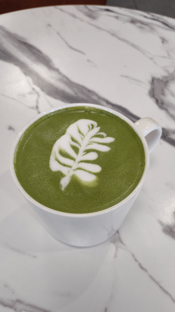 Feather matcha latte art