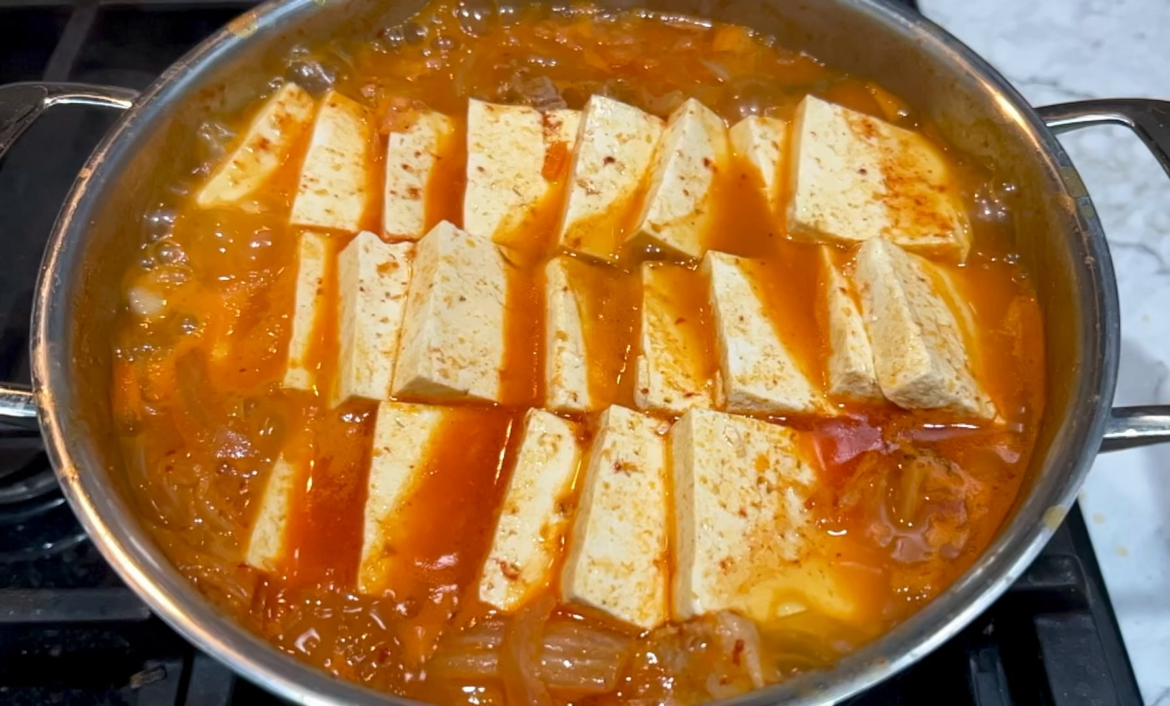 Kimchi jjigae