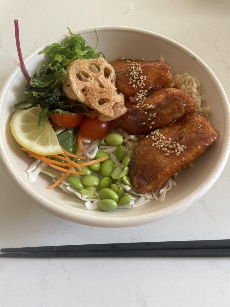 Calories in this teriyaki salmon poke bowl?