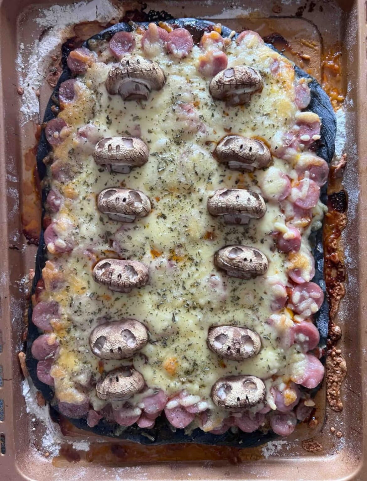 “The pizza I made on Halloween” posted on shittyfoodporn