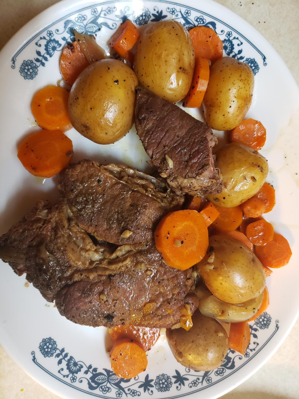 Slow cooker pot roast