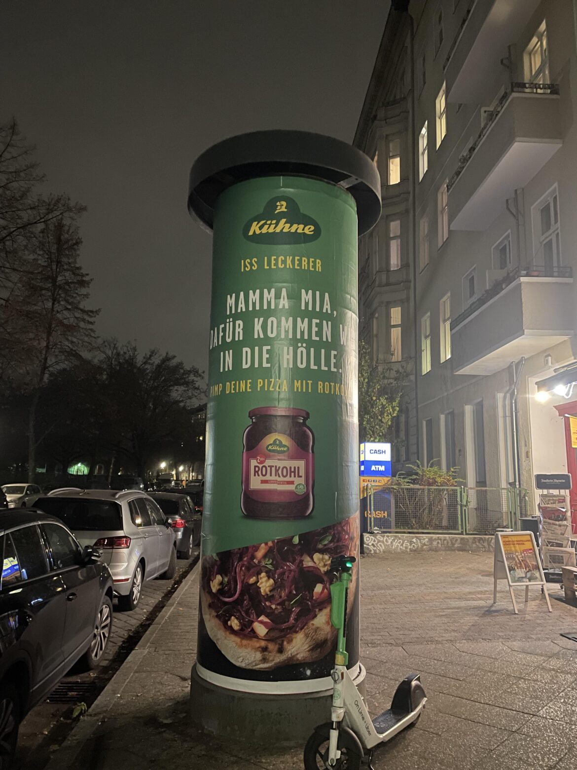 spotted in berlin, they suggest pizza with red cabbage...