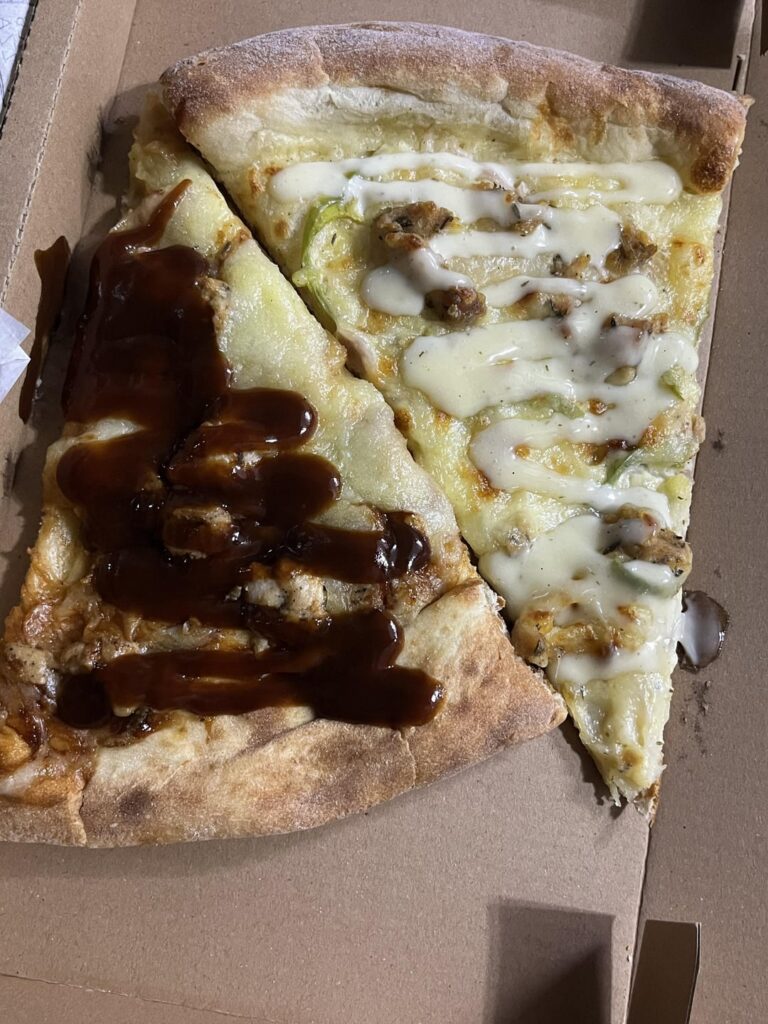 calories in the pepperoni and barbecue pizza pls!