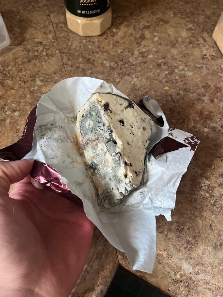 First time getting The Blue Jay blue cheese. Is it supposed to look like this?