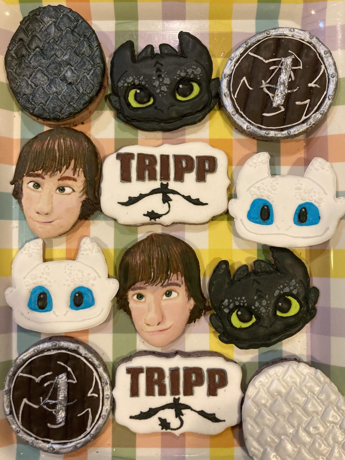 How to Train Your Dragon birthday cookies.