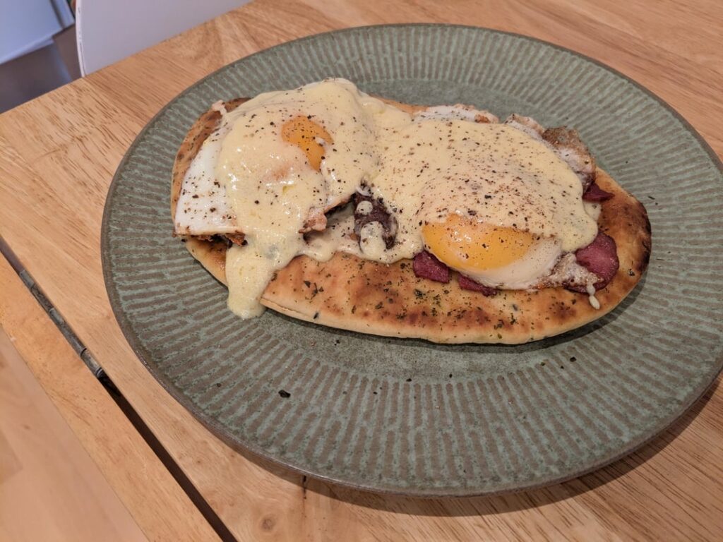 Breakfast pizza