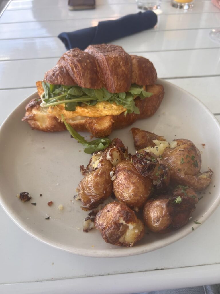 Southwest croissant sammie calories?