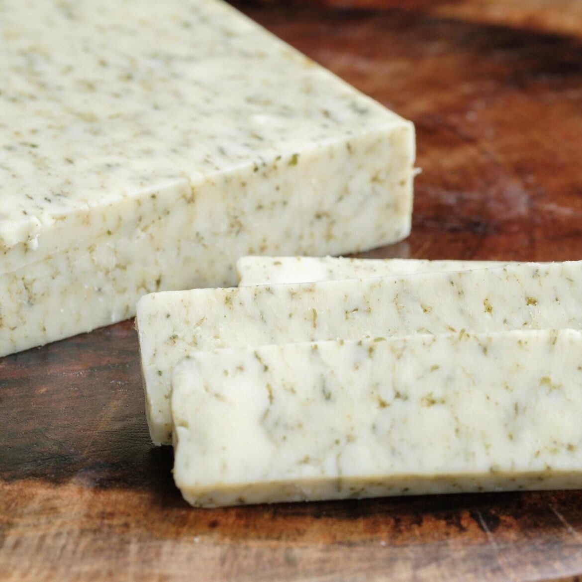 Day 1539 of posting images of cheese until I run out of cheese types: Pesto Jack