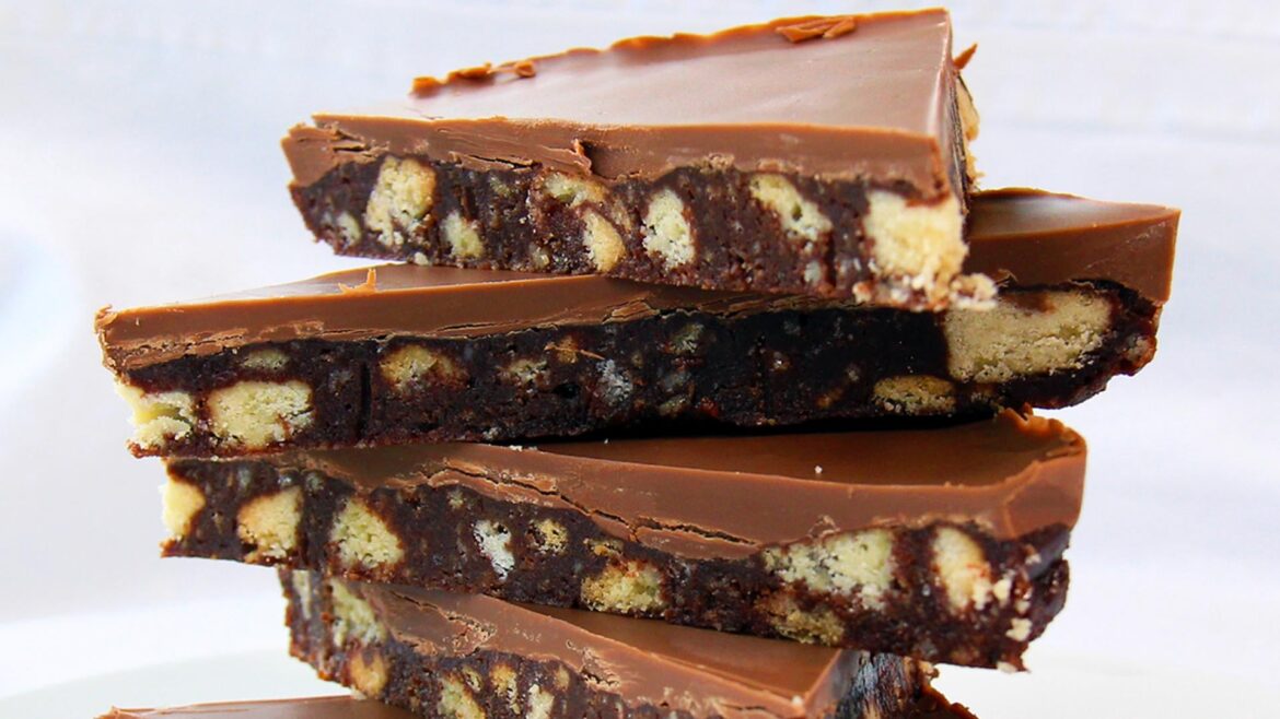 How to Make Chocolate Tiffin