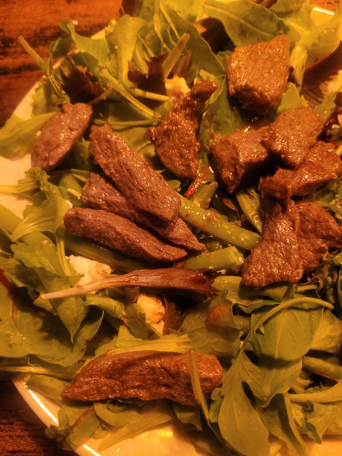 Green bean salad with beef and feta cheese, 526 cal