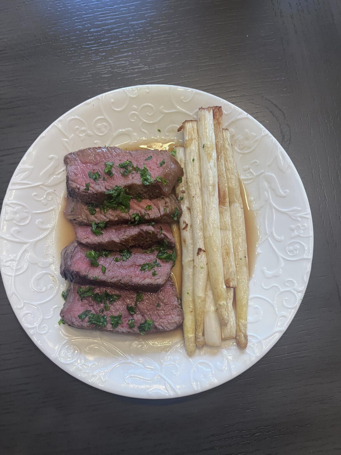Filet-mignon with beef Demi and white asparagus
