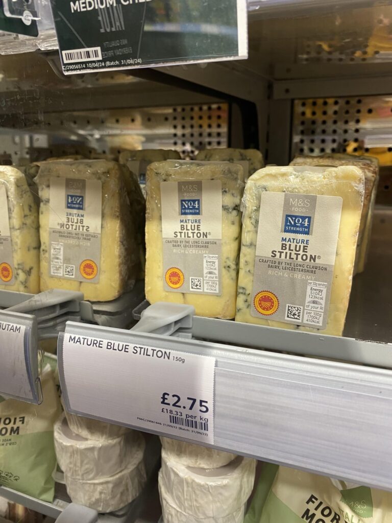 Has anyone of you tried these kind of cheese? 🤤🪤🐭