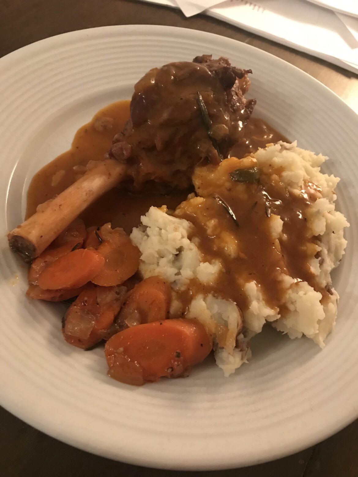 Braised lamb shank with mashed potatoes