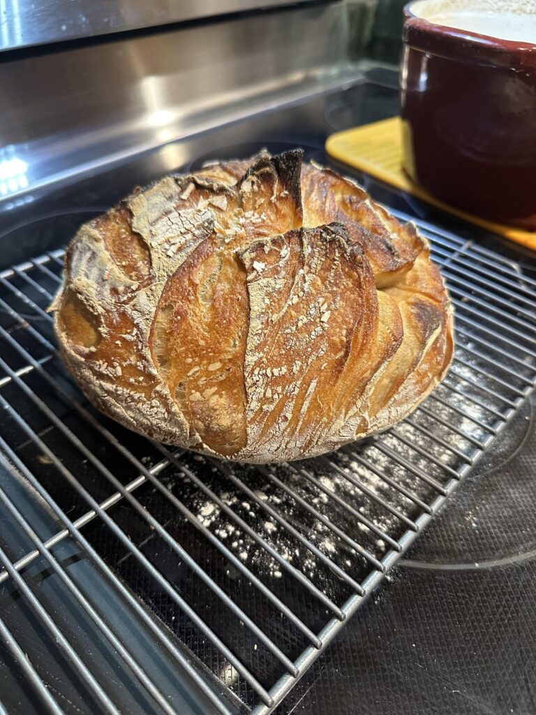 WOW. I baked a new loaf of bread after a flat & failed attempt and 😭 I’m so proud!