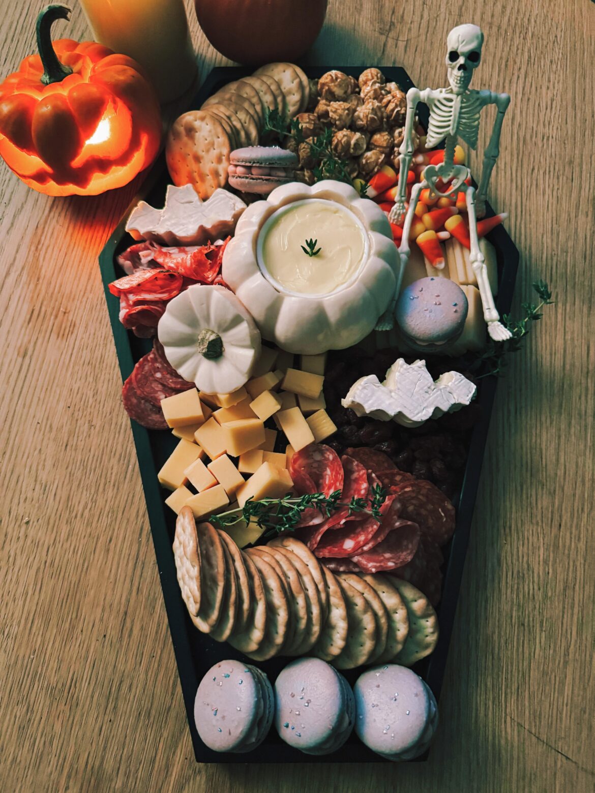 Spooky snacks for movie night yesterday (feat. Homemade cotton candy macarons)