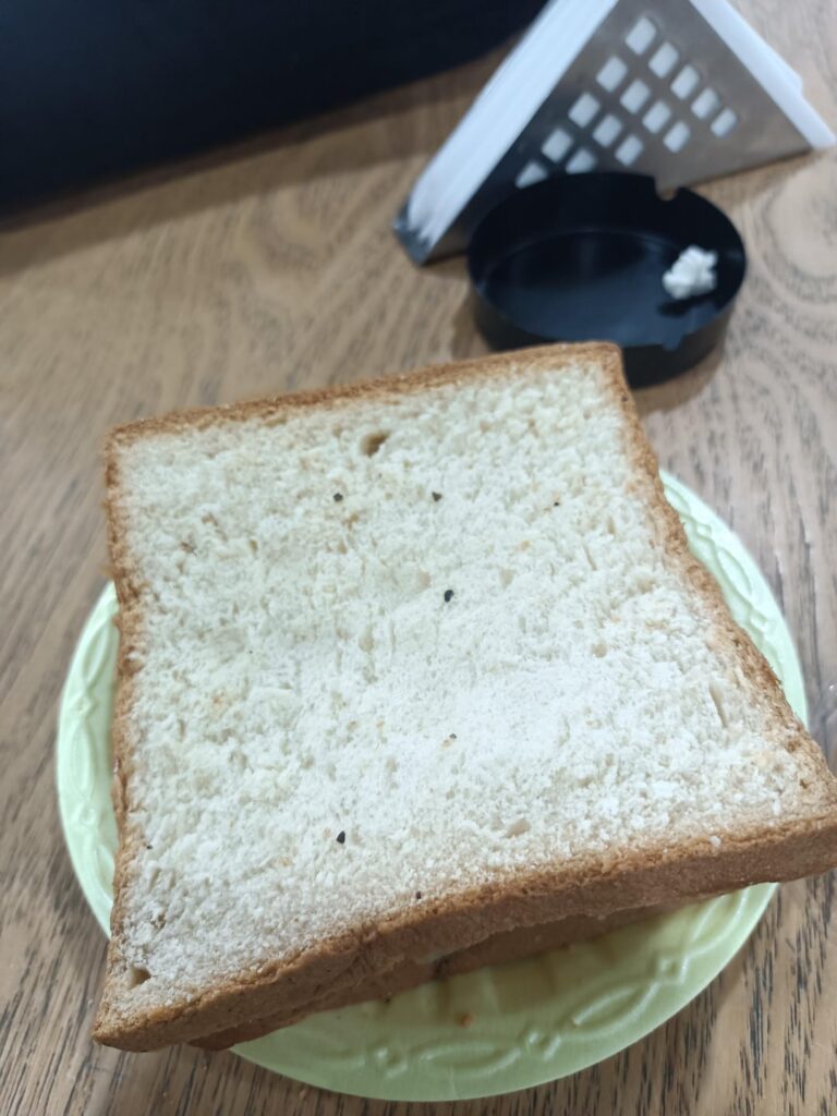 How many calories in this chicken Club sandwich?