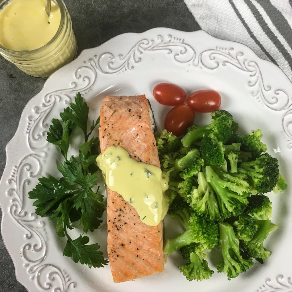 Keto Roasted Salmon with Hollandaise Sauce