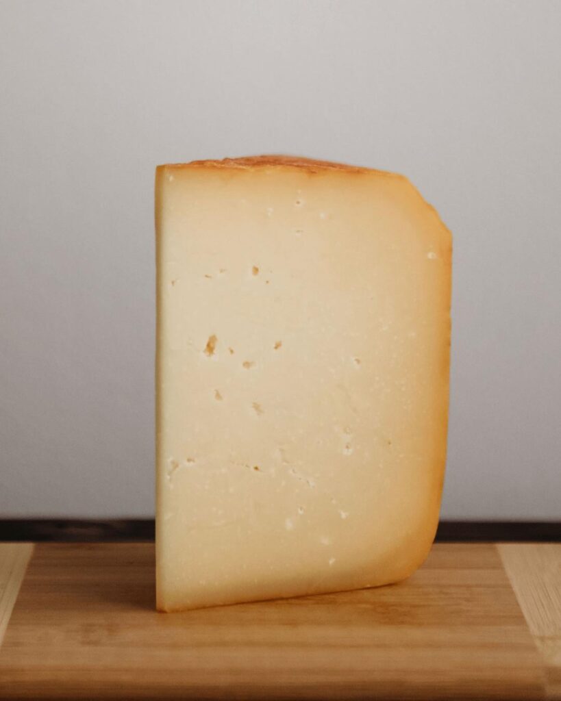 Day 1546 of posting images of cheese until I run out of cheese types: Lida Gold
