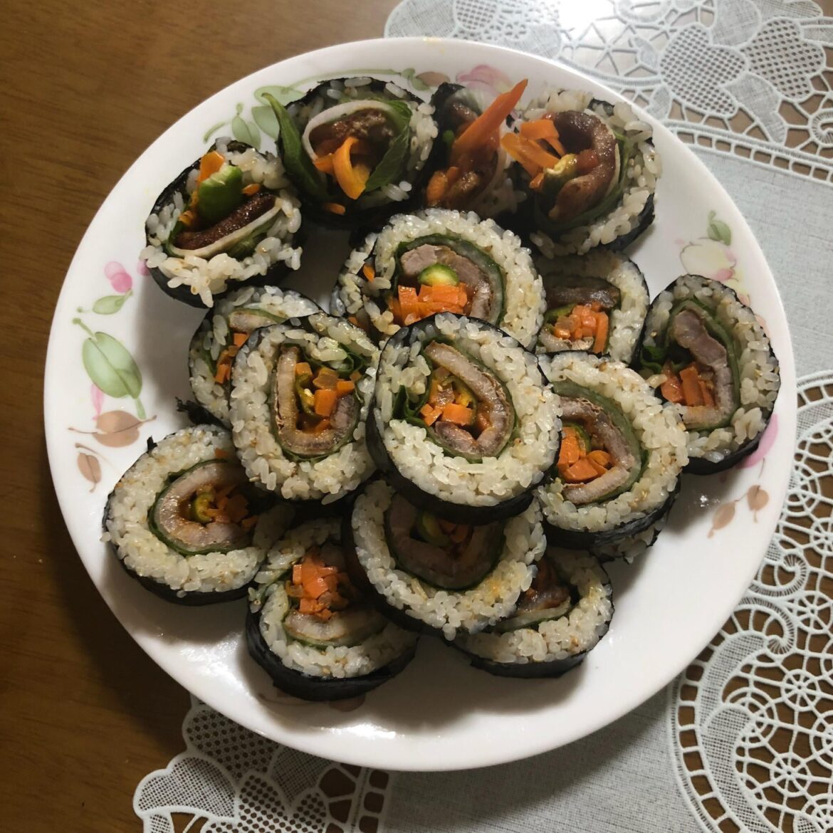 I made Samgyeopsal Gimbab - pork belly, special sauce, pepper and lettuce