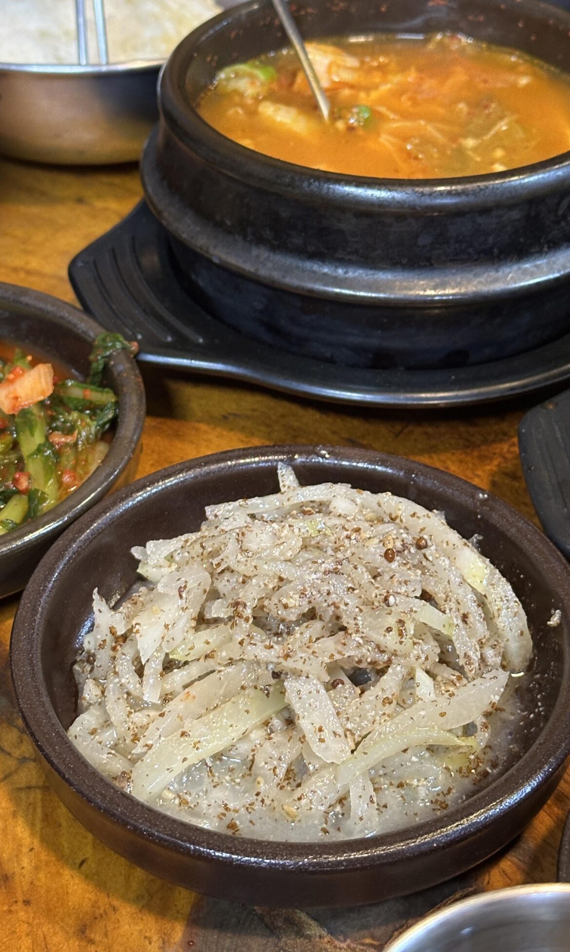 anyone knows what banchan is this please? it tastes like cucumber with olive for me, it’s so good! 🥹