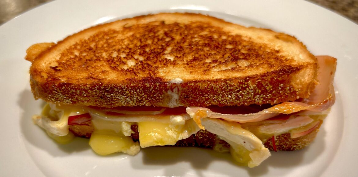 Grilled Brie, Prosciutto and Apple