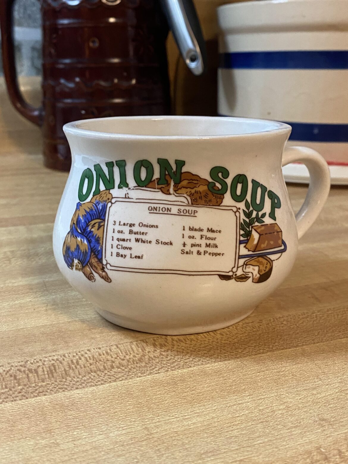 i just wanted to show the cutest bowl i thrifted