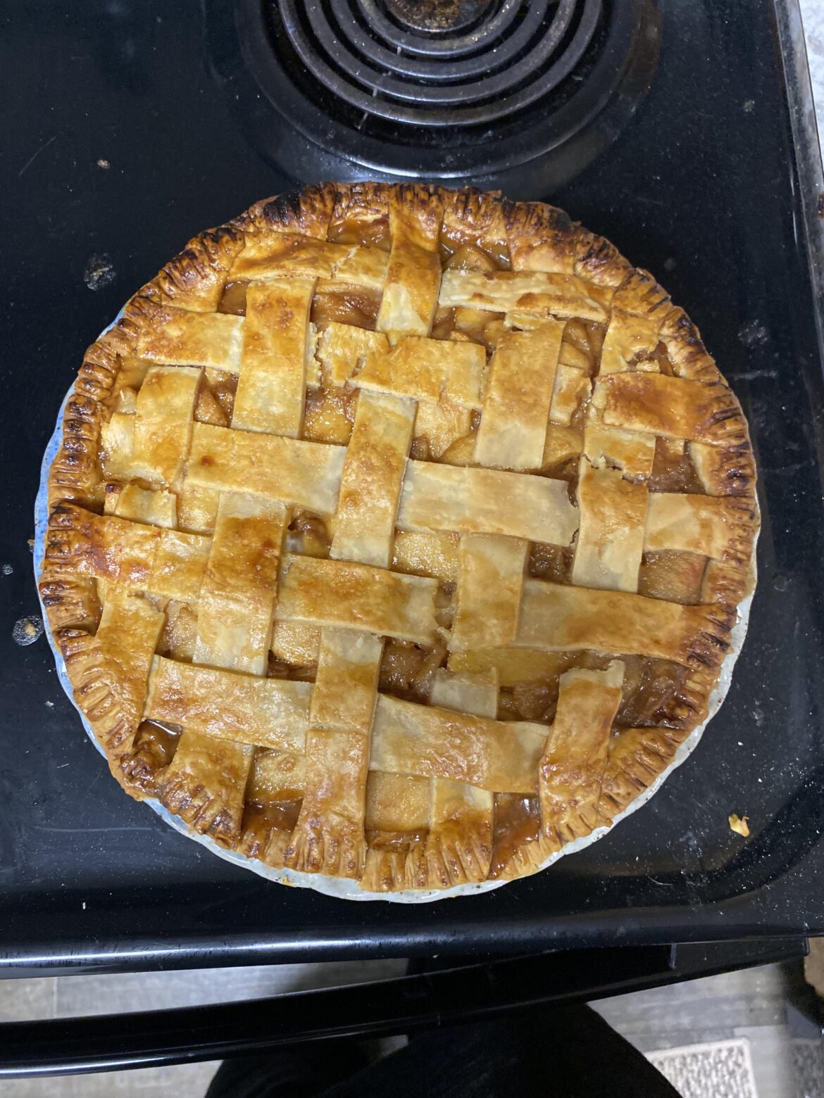 Made a caramel apple pie for my boyfriend and his coworkers! They’re firefighters and worked Thanksgiving, this was my first pie ever, and it was gone in 10 minutes!