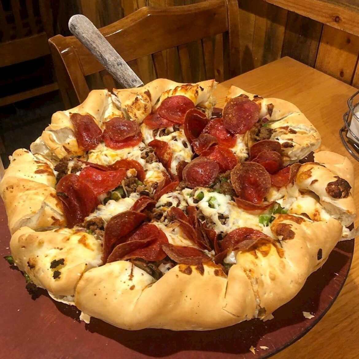 Colorado Mountain Pie Pizza. Is it a regional style or does just Beau Jo's do it? Anyone know any other restaurants that make "Colorado Mountain Pie" besides Beau Jo's?