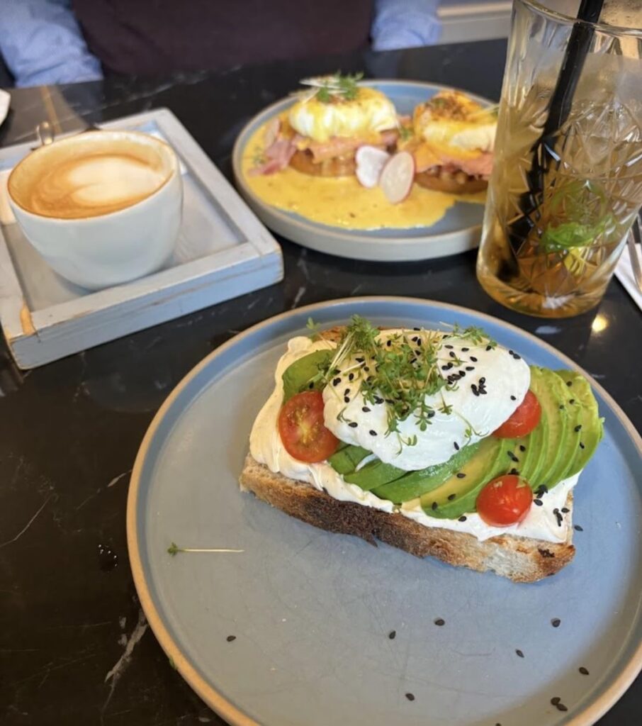 How many cals for both please? First is avo toast with Philadelphia cream cheese and poached egg. Second is avo, tomato and bacon toast with poached egg and Hollandaise sauce. Thank you for any help!