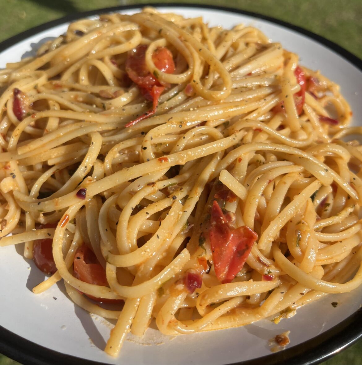 Cheesy, spicy linguine