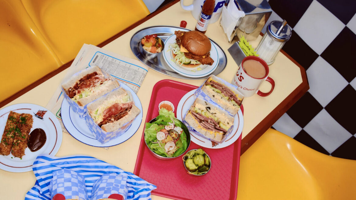 welcome to Cafe Mondo’s dream Christmas dinner – HERO