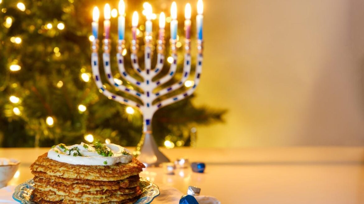 ‘Chrismukkah’ celebration combines foods of Christmas and Hanukkah 'Chrismukkah' celebration combines foods of Christmas and Hanukkah