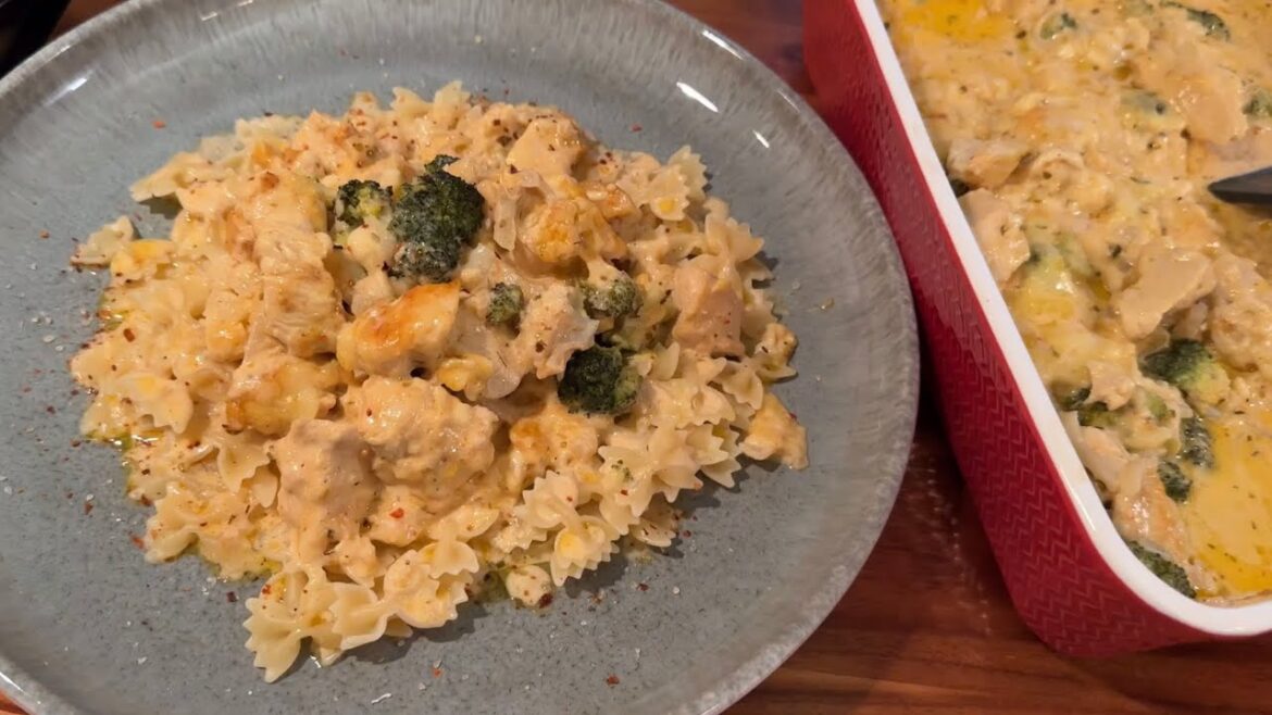 Creamy Chicken and Broccoli Casserole || EASY Casserole recipe