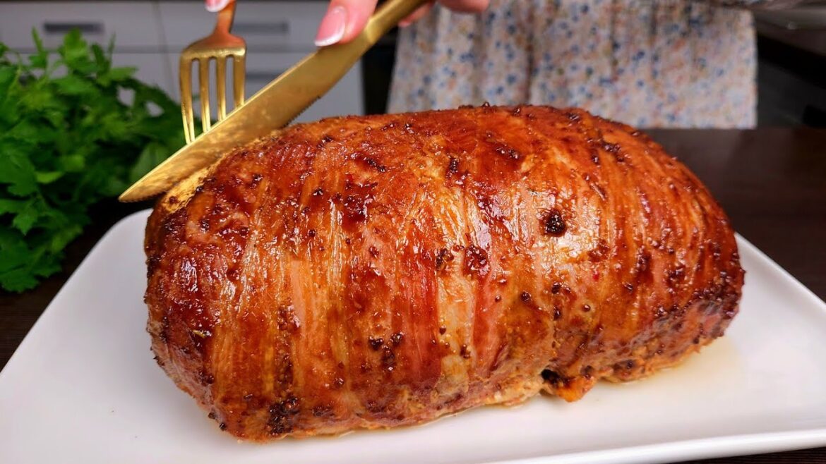 Surprise your guests at Christmas dinner! Juicy stuffed pork loin in bacon!