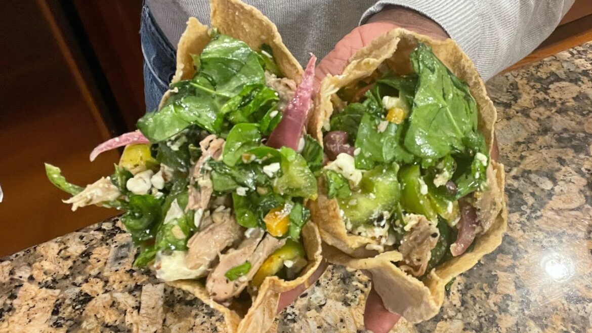 The best stuffed pita Greek salad