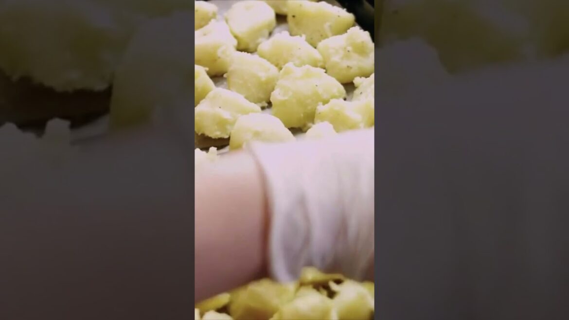 Garlic Za'atar Roasted Potatoes. Easy Healthy Recipes.